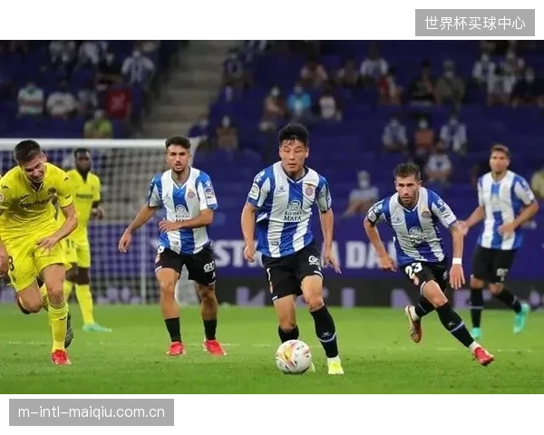 阿尔莫兹·阿里俱乐部赛季仅出场494分钟，其世界杯比赛状态存疑。